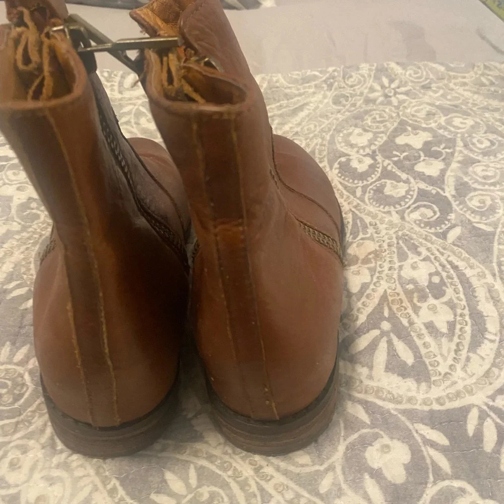 Kenneth Cole NY Marcy Cognac Leather Ankle Booties size 6 comfortable zippered - Picture 7 of 7